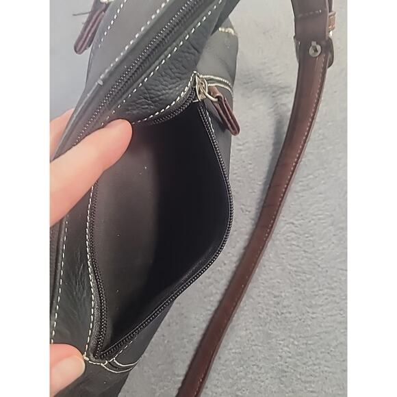 Tig & Co Genuine Leather Shoulder Bag – Black & Brown – Classic Everyday Purse - Picture 9 of 11